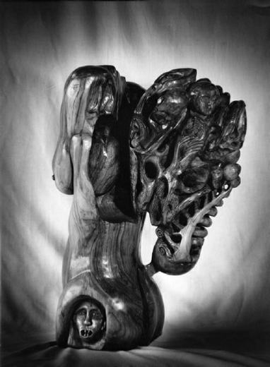 Sculpture sur bois de merisier. Rêve mystérieux