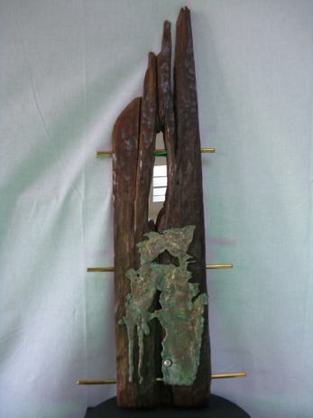 sculpture composée de bois et bronze